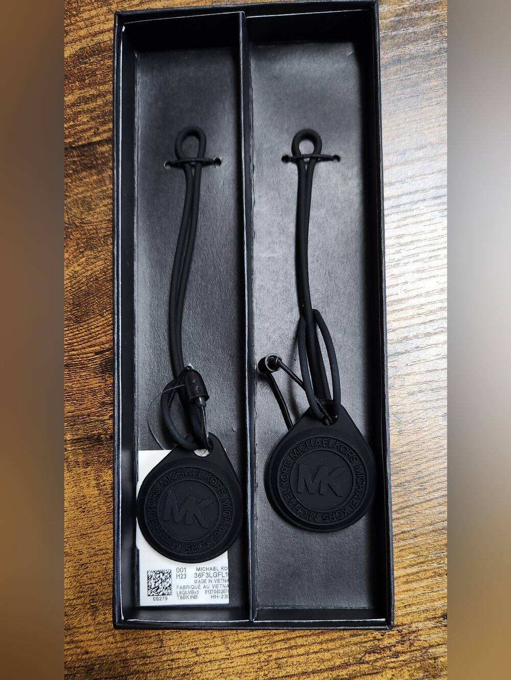 Michael Kors Black Rubber MK Round Luggage Tags - Set of 2